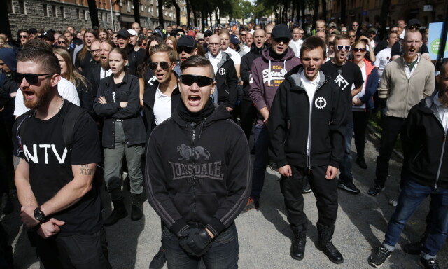 Fryktet vold: Nazister avlyser nazimarsj